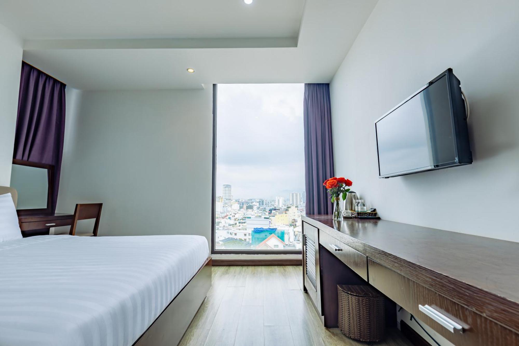 Golden Sun Apartment By New Sky Travel Дананг Экстерьер фото