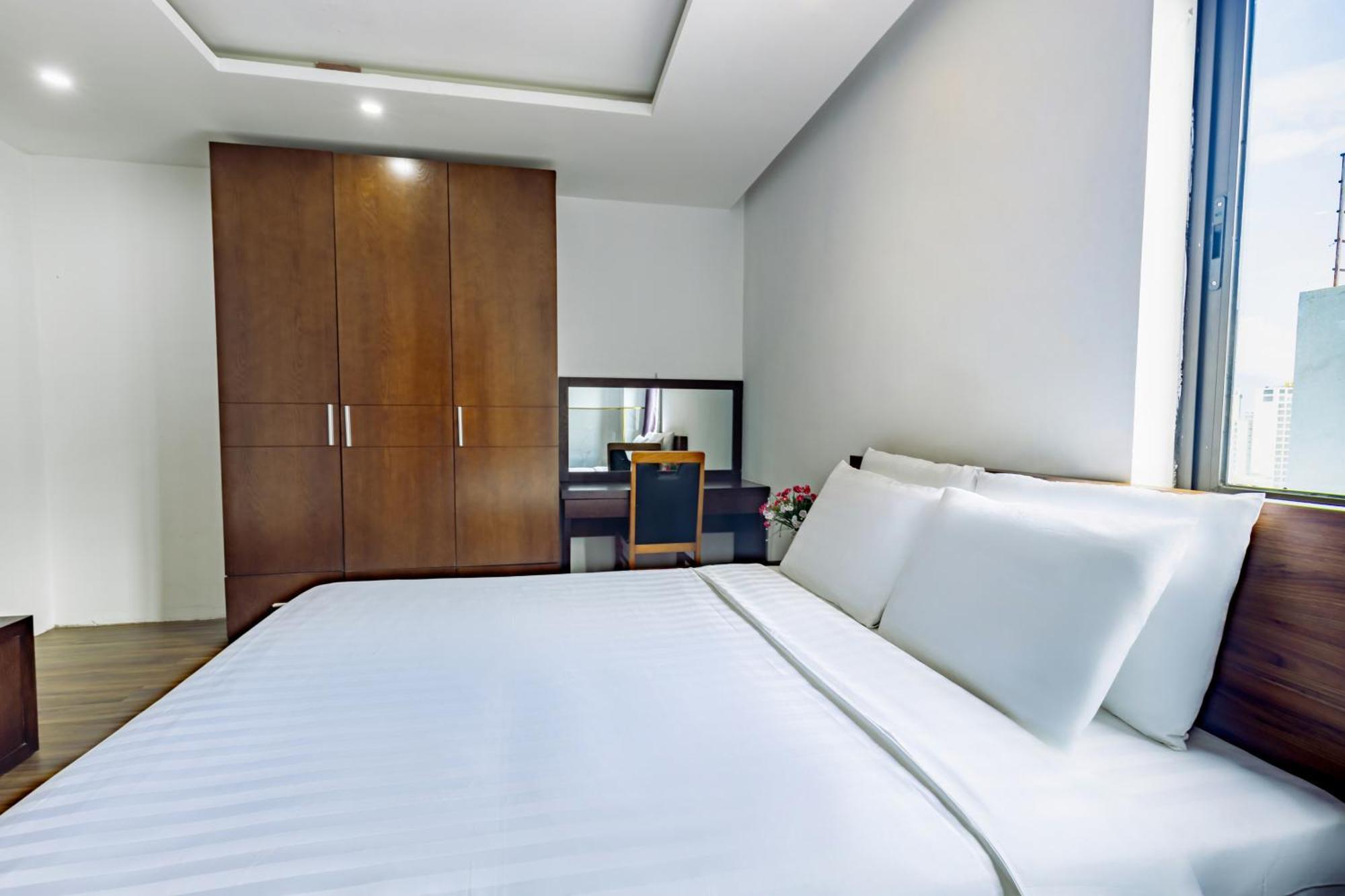 Golden Sun Apartment By New Sky Travel Дананг Экстерьер фото